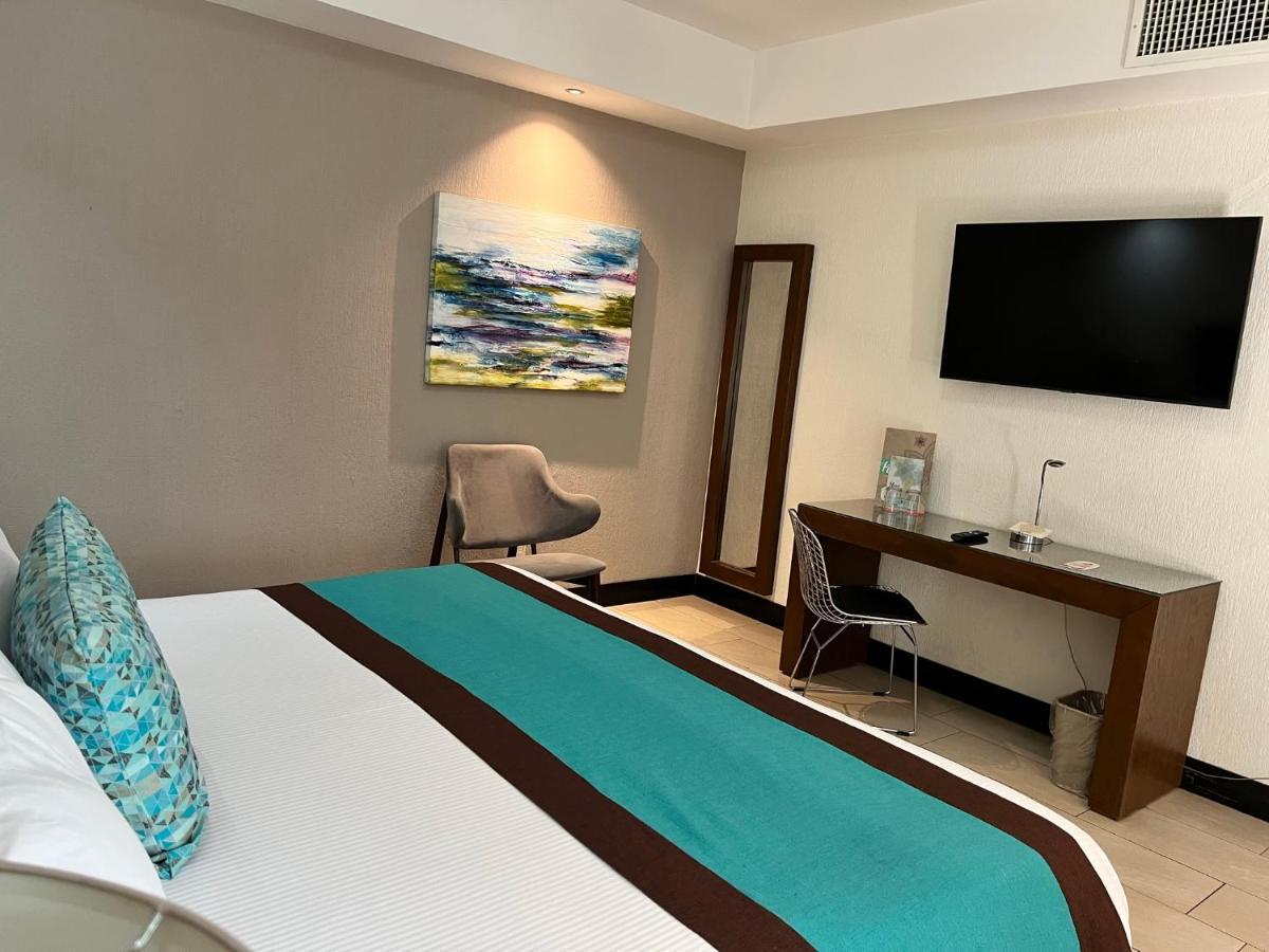 Aurea Hotel And Suites Zapopan Exteriör bild