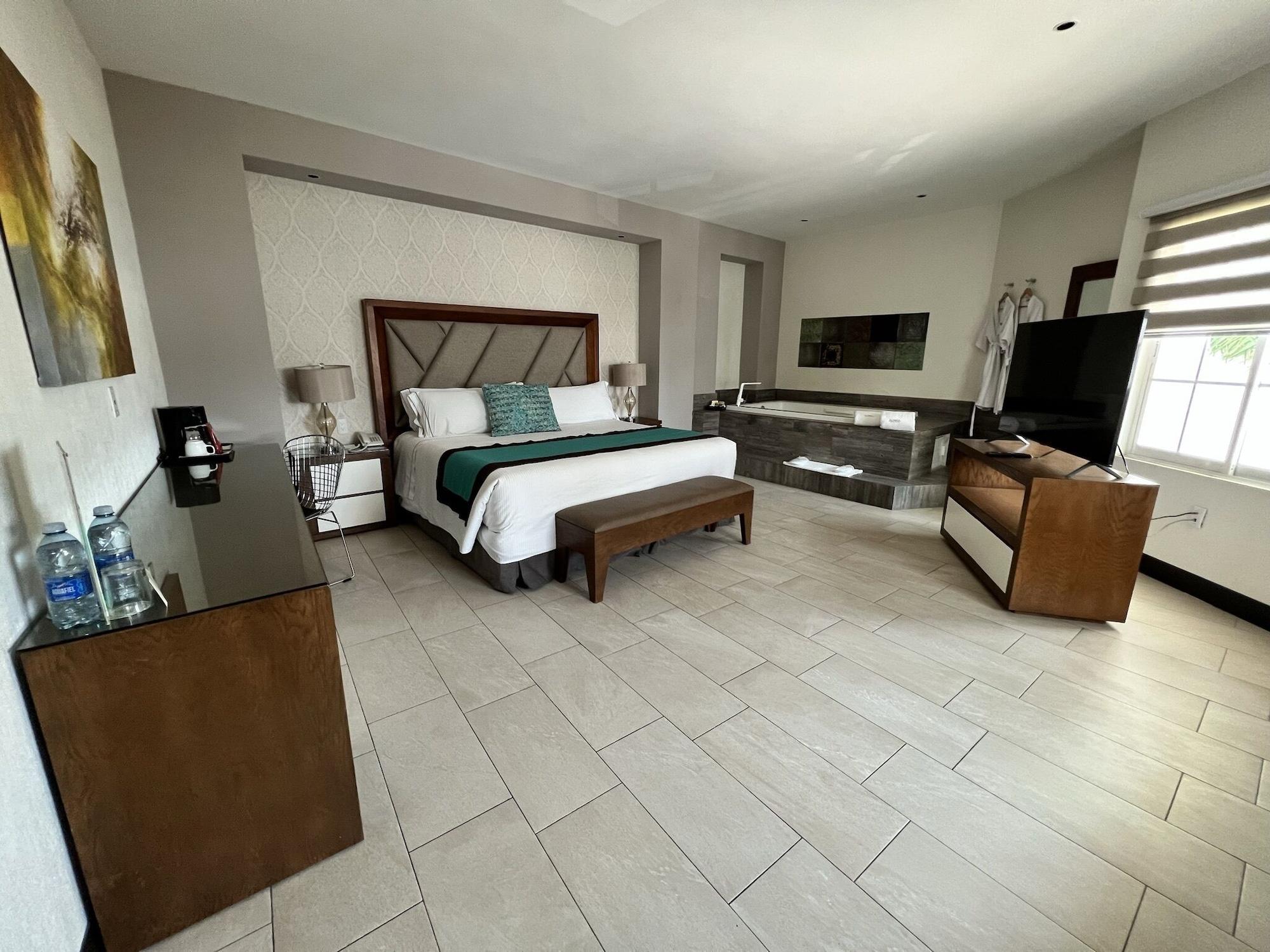 Aurea Hotel And Suites Zapopan Exteriör bild