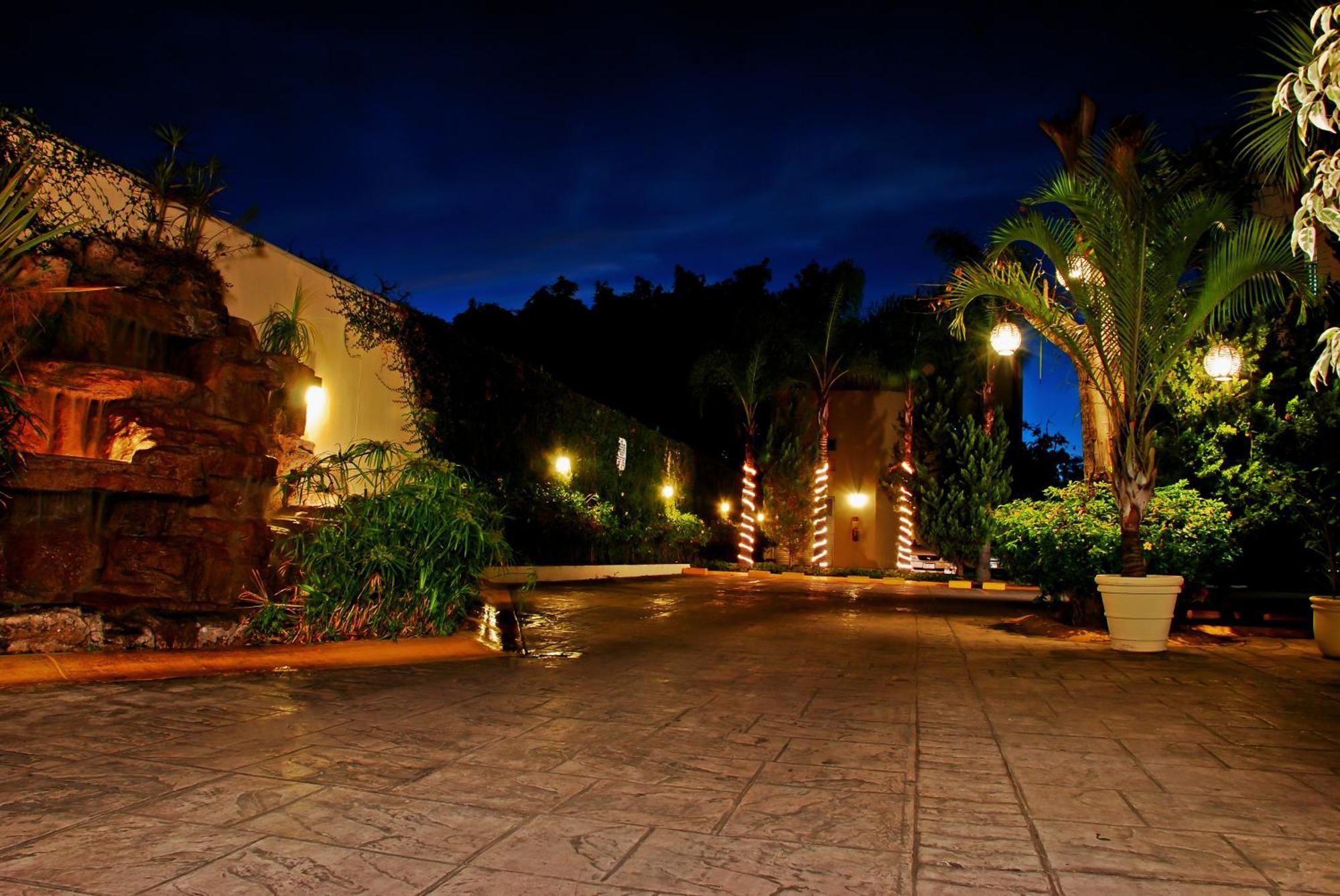 Aurea Hotel And Suites Zapopan Exteriör bild